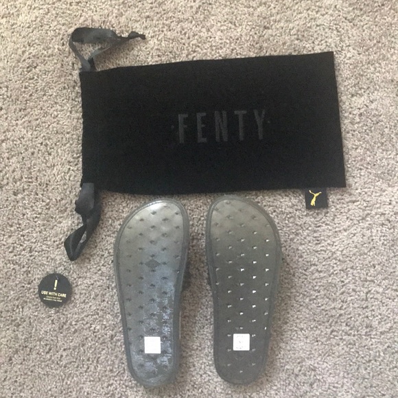 Fenty x Puma x Rihanna gel slides - Picture 3 of 3